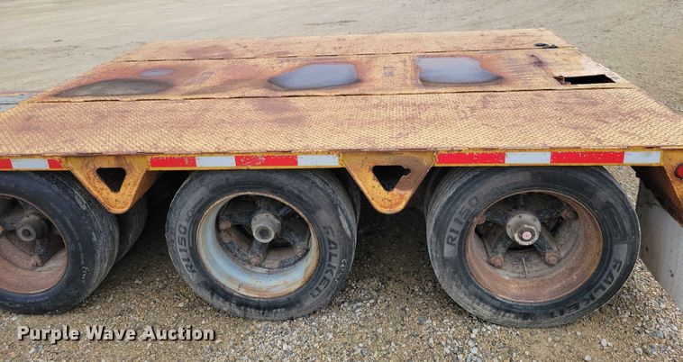 image for item EA2569 1993 Trail King lowboy equipment trailer