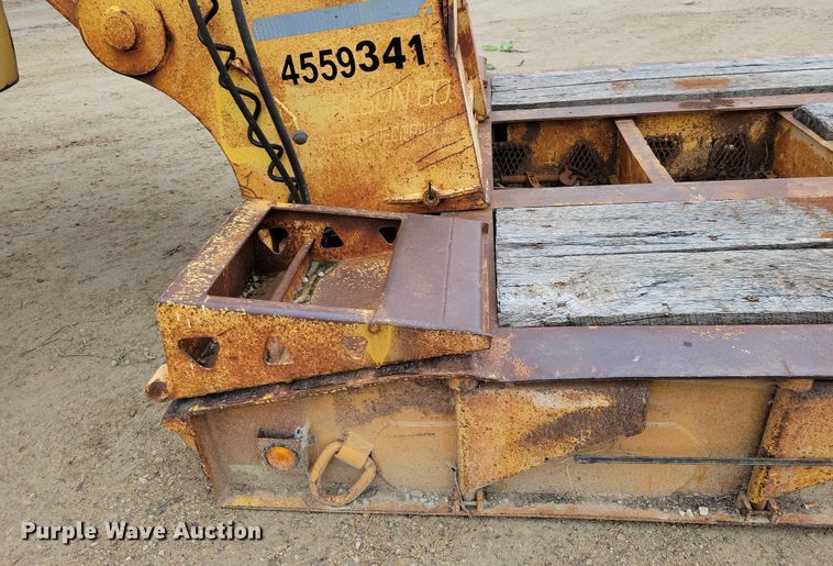 image for item EA2569 1993 Trail King lowboy equipment trailer