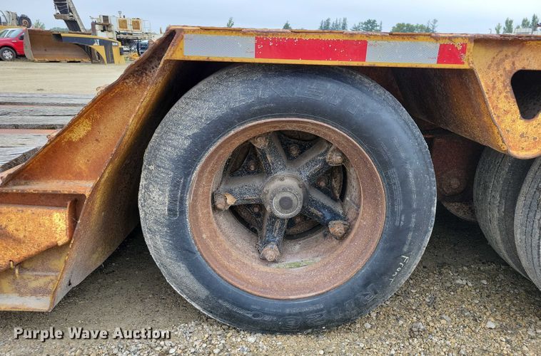 image for item EA2569 1993 Trail King lowboy equipment trailer