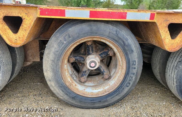 image for item EA2569 1993 Trail King lowboy equipment trailer