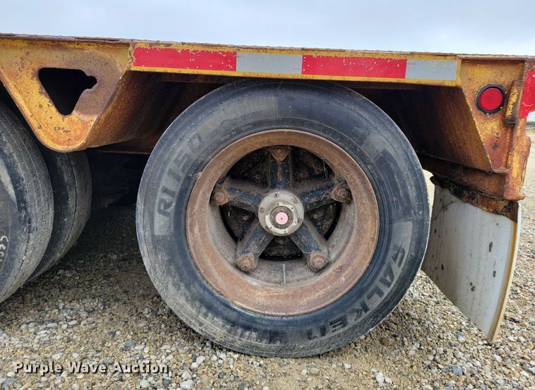 image for item EA2569 1993 Trail King lowboy equipment trailer