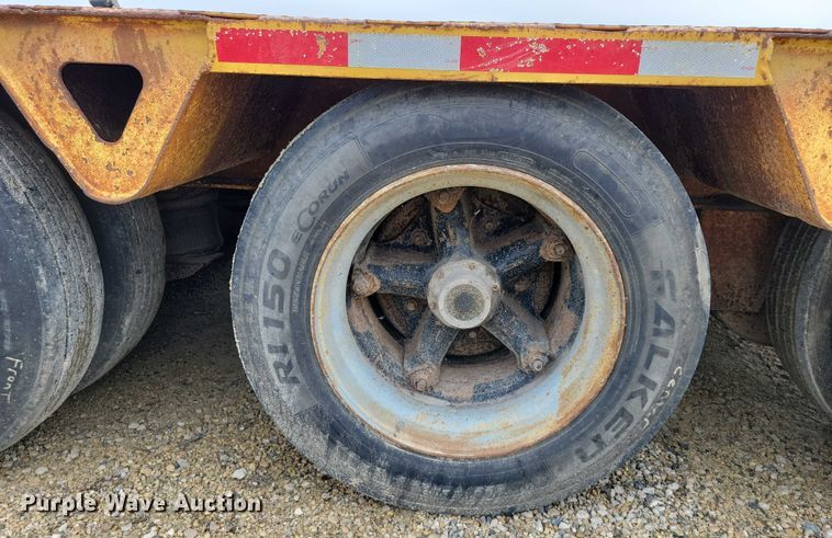 image for item EA2569 1993 Trail King lowboy equipment trailer