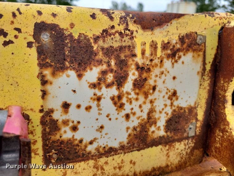 image for item EA2569 1993 Trail King lowboy equipment trailer