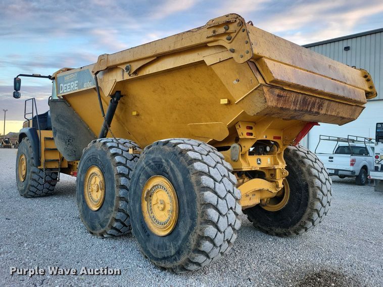 image for item EA2667 2016 John Deere 410E articulated haul truck