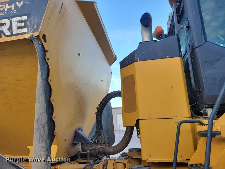 image for item EA2667 2016 John Deere 410E articulated haul truck