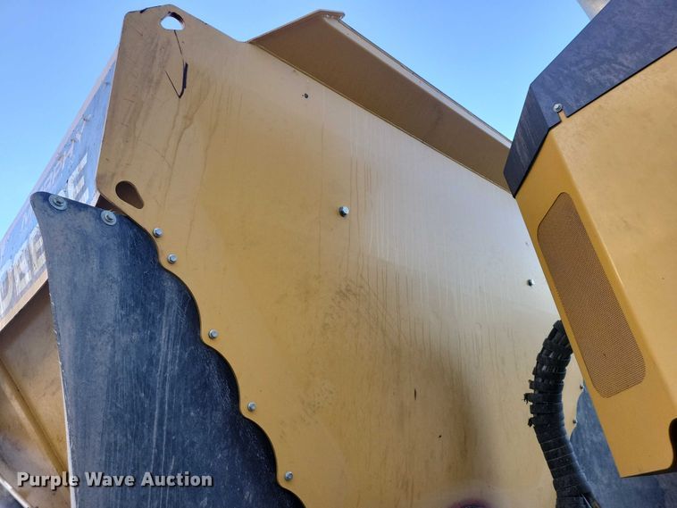 image for item EA2667 2016 John Deere 410E articulated haul truck