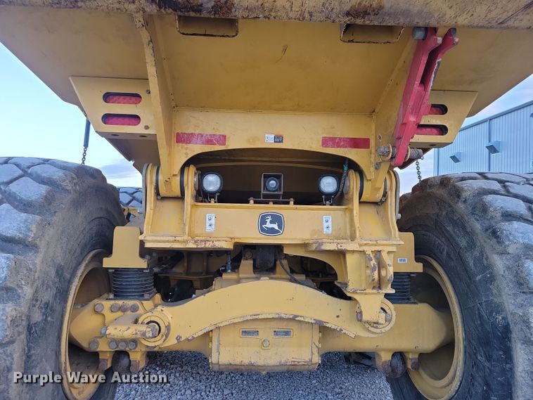 image for item EA2667 2016 John Deere 410E articulated haul truck