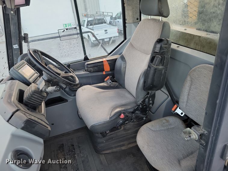 image for item EA2667 2016 John Deere 410E articulated haul truck