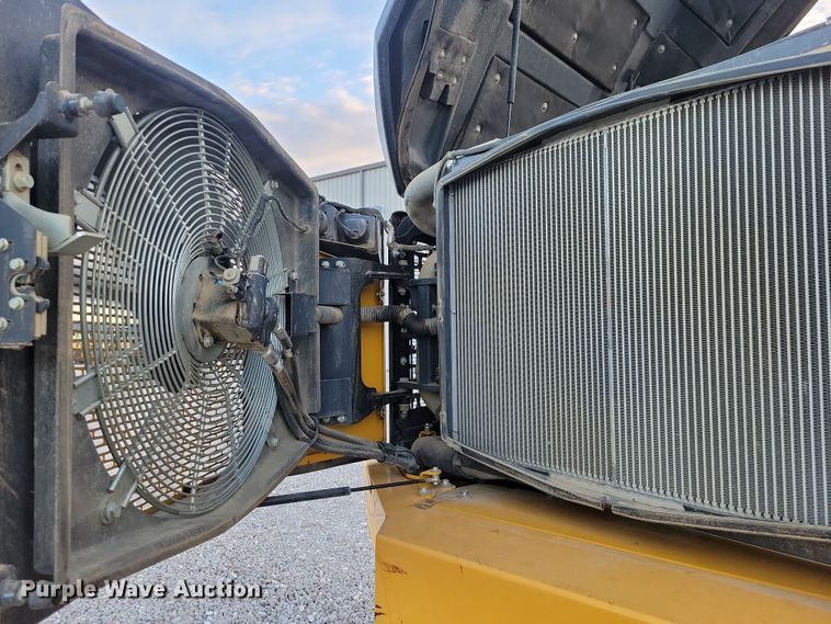 image for item EA2667 2016 John Deere 410E articulated haul truck