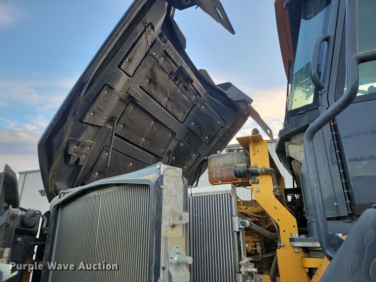 image for item EA2667 2016 John Deere 410E articulated haul truck