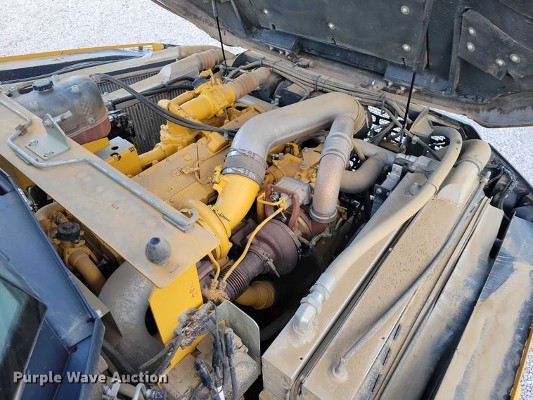 image for item EA2667 2016 John Deere 410E articulated haul truck