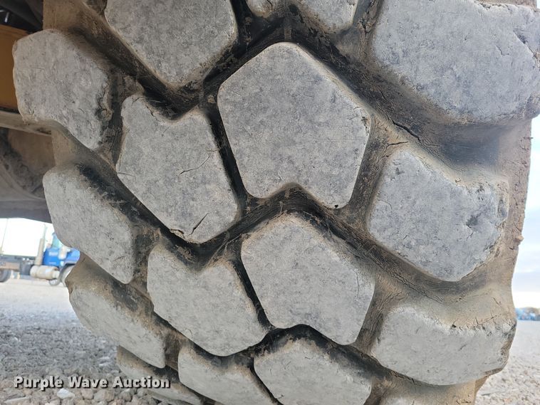 image for item EA2667 2016 John Deere 410E articulated haul truck