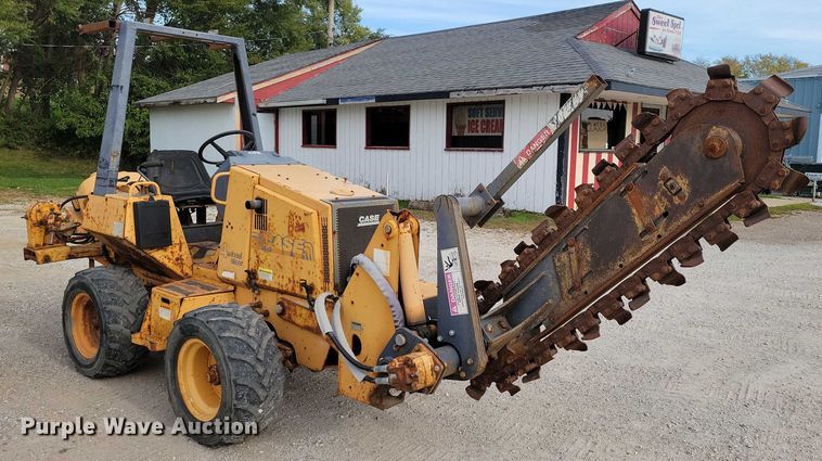 image for item EA2668 2000 Case 460 trencher