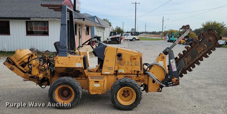 image for item EA2668 2000 Case 460 trencher