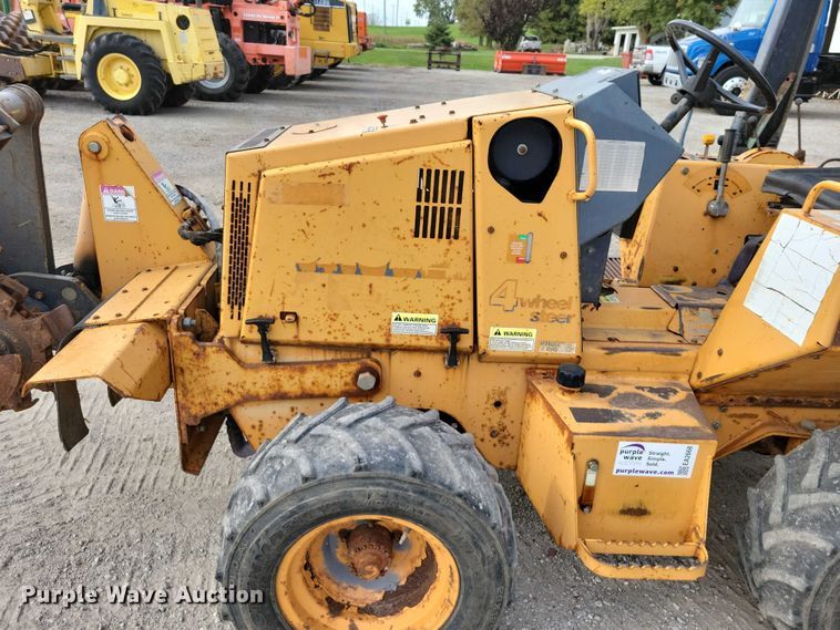 image for item EA2668 2000 Case 460 trencher