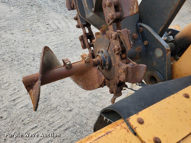 image for item EA2668 2000 Case 460 trencher