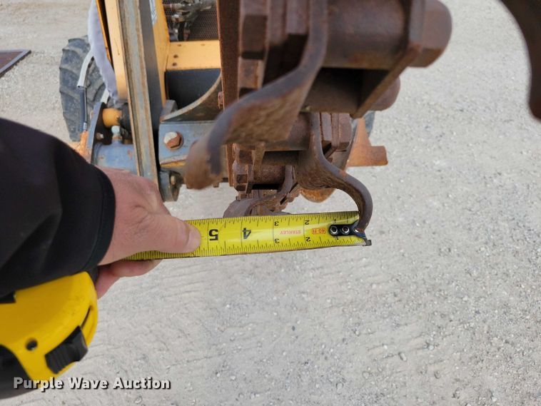 image for item EA2668 2000 Case 460 trencher