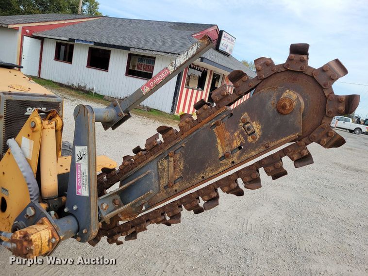 image for item EA2668 2000 Case 460 trencher