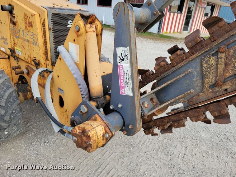 image for item EA2668 2000 Case 460 trencher