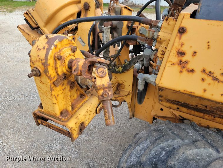 image for item EA2668 2000 Case 460 trencher