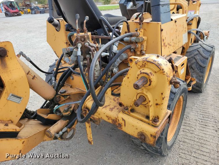 image for item EA2668 2000 Case 460 trencher