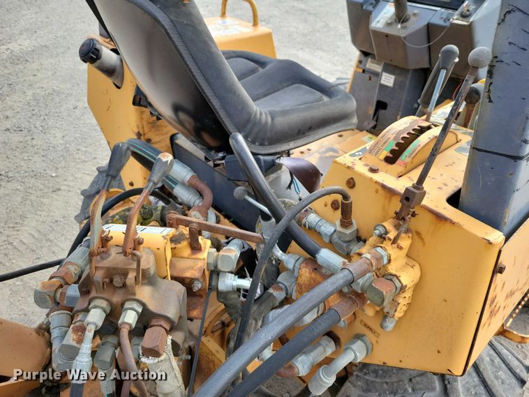 image for item EA2668 2000 Case 460 trencher