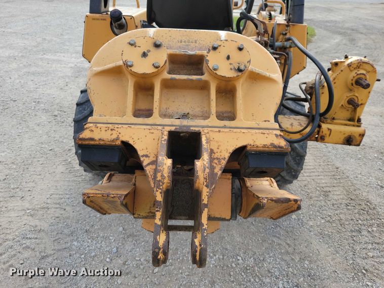 image for item EA2668 2000 Case 460 trencher