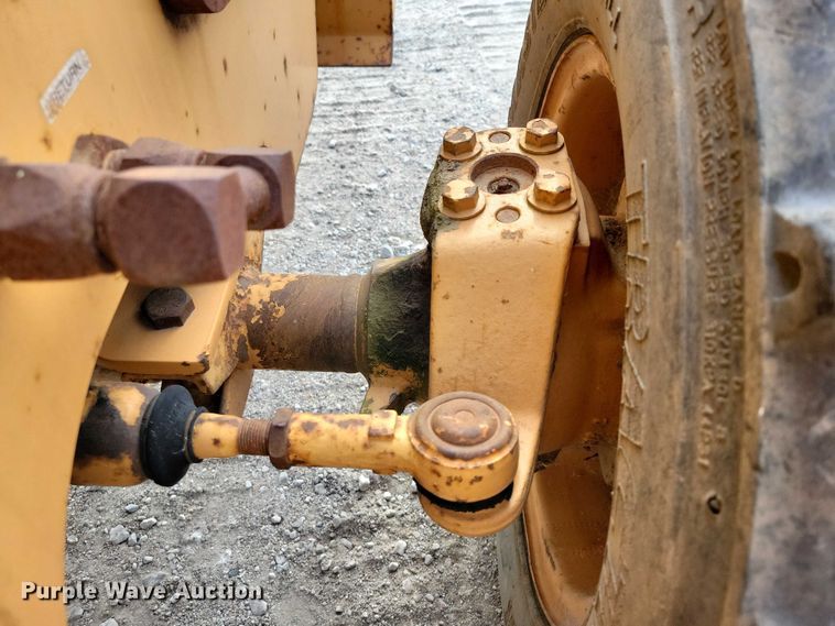 image for item EA2668 2000 Case 460 trencher