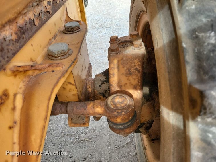 image for item EA2668 2000 Case 460 trencher