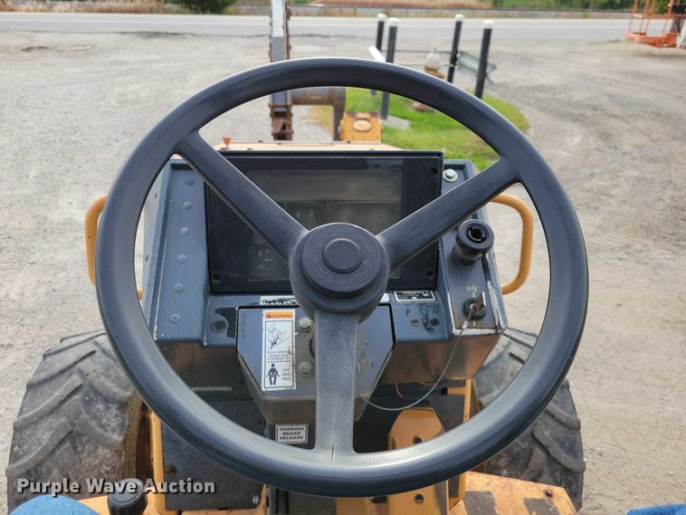 image for item EA2668 2000 Case 460 trencher