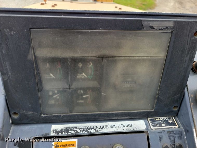 image for item EA2668 2000 Case 460 trencher