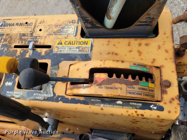 image for item EA2668 2000 Case 460 trencher