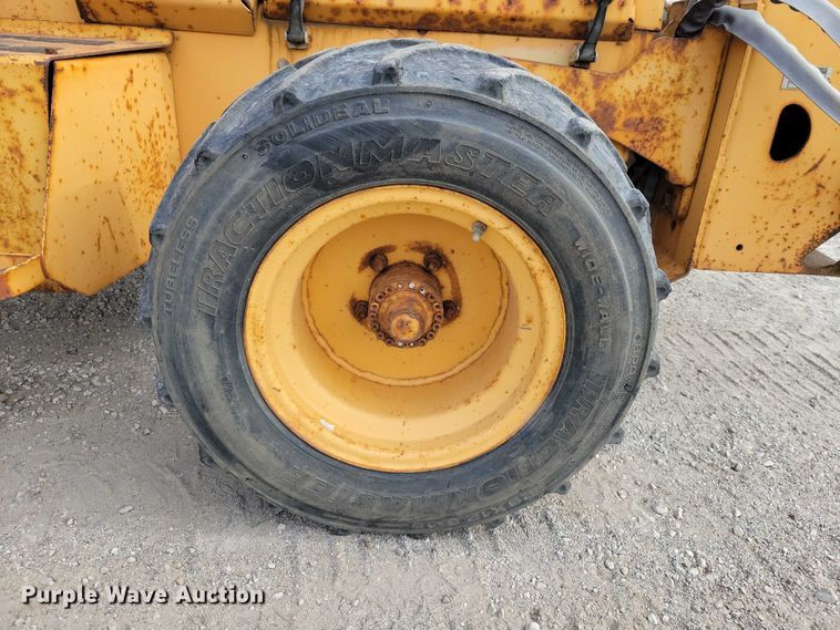 image for item EA2668 2000 Case 460 trencher