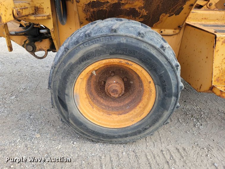 image for item EA2668 2000 Case 460 trencher