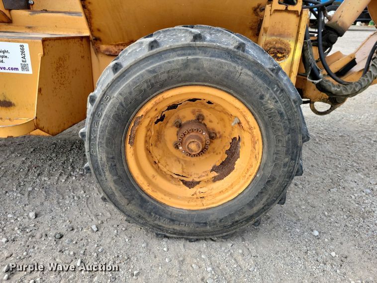 image for item EA2668 2000 Case 460 trencher