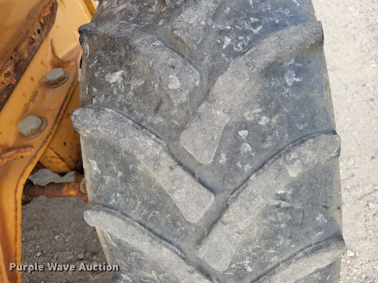 image for item EA2668 2000 Case 460 trencher