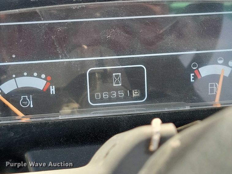 image for item EA2674 1999 Mitsubishi  FG30 forklift