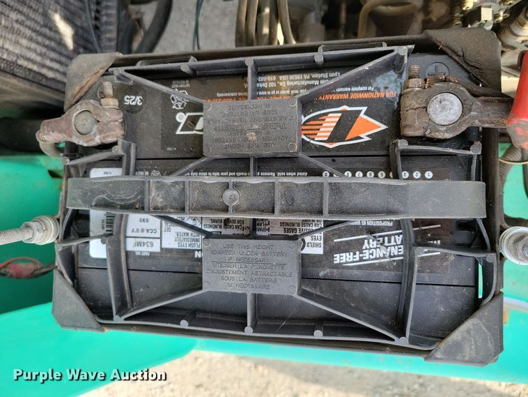 image for item EA2674 1999 Mitsubishi  FG30 forklift