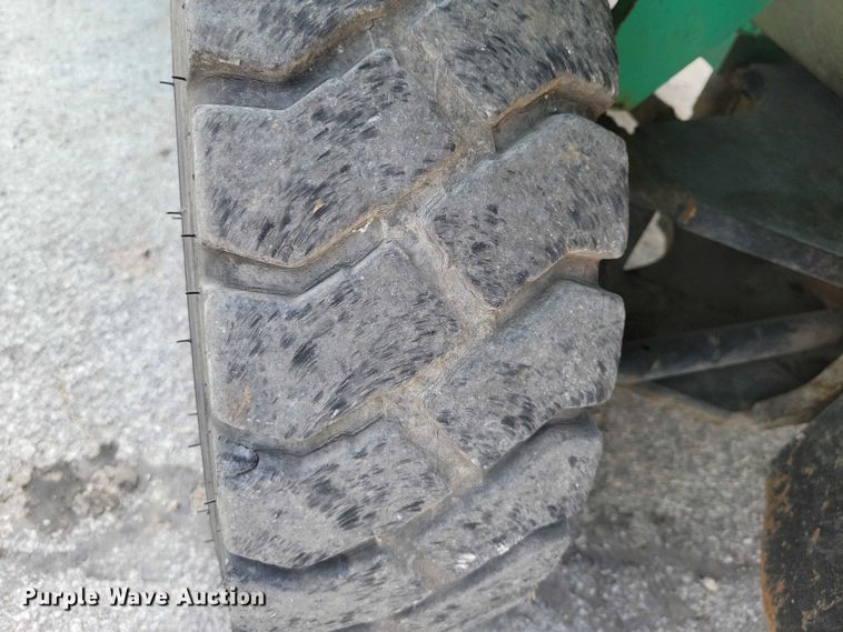 image for item EA2674 1999 Mitsubishi  FG30 forklift