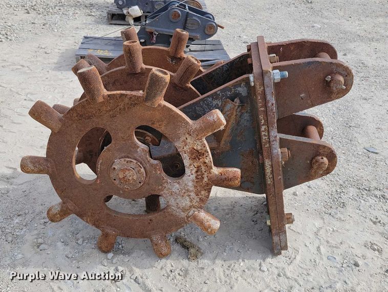 image for item EA2680 Bobcat compaction wheel