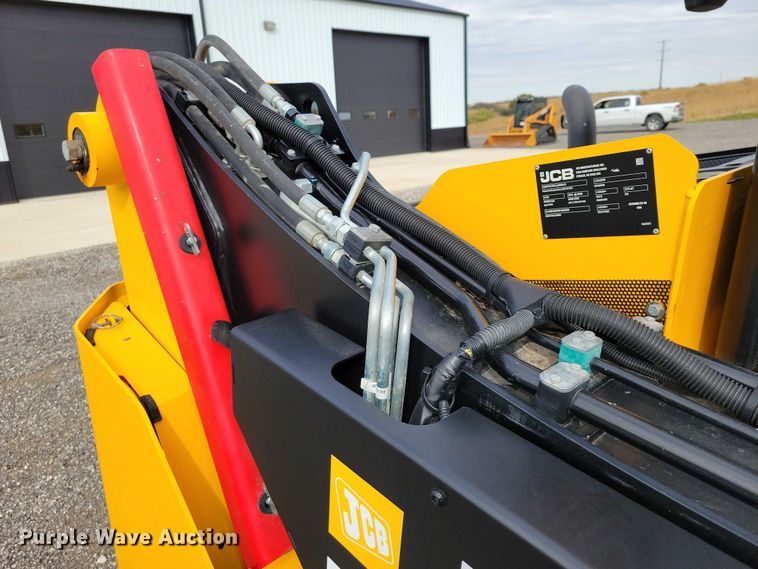 image for item EA2687 2020 JCB 3TS-8T tracked skid steer loader