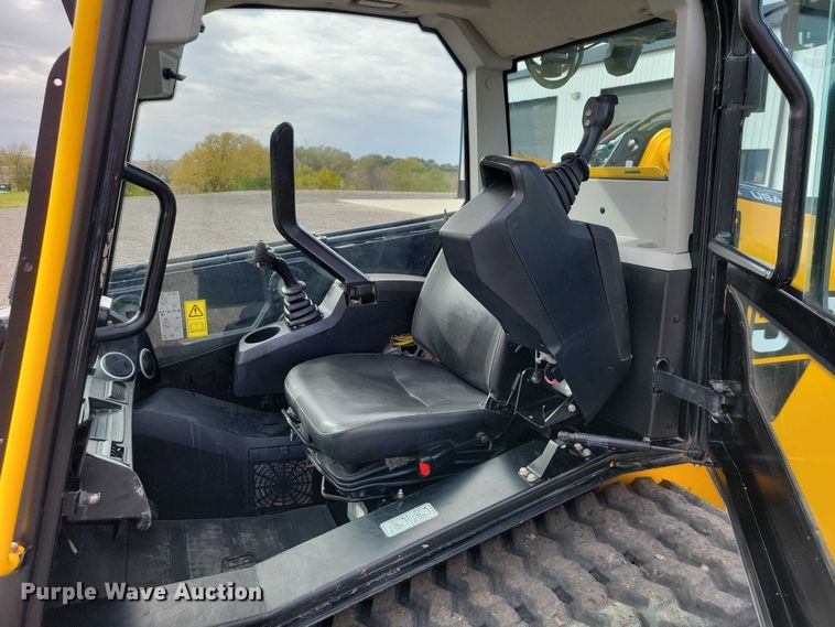 image for item EA2687 2020 JCB 3TS-8T tracked skid steer loader