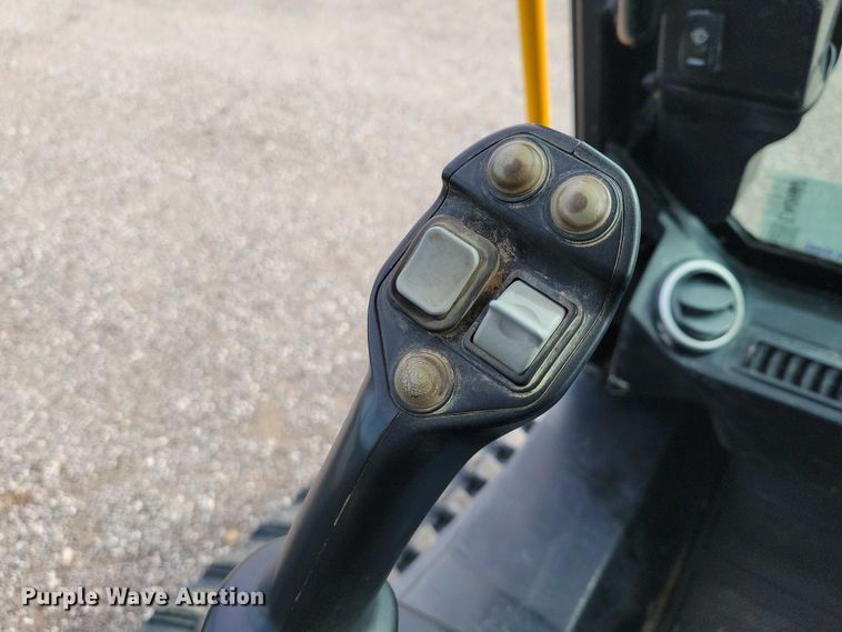 image for item EA2687 2020 JCB 3TS-8T tracked skid steer loader