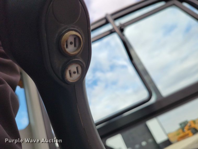 image for item EA2687 2020 JCB 3TS-8T tracked skid steer loader