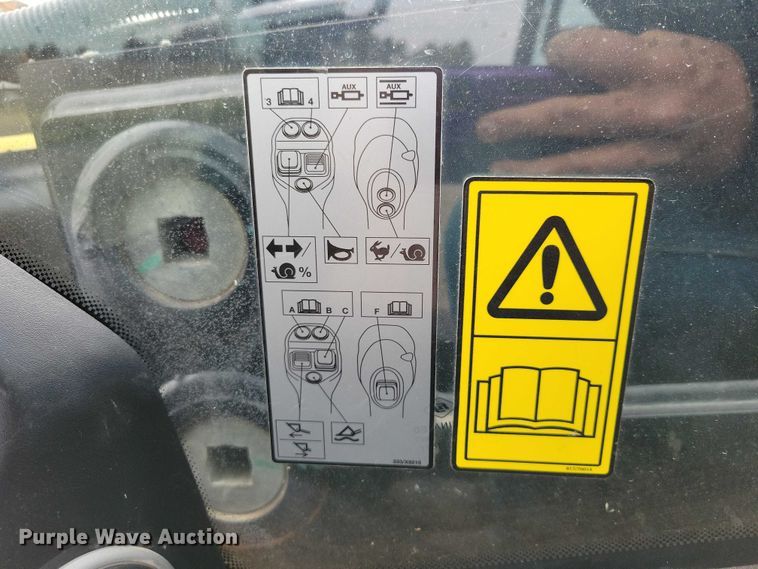 image for item EA2687 2020 JCB 3TS-8T tracked skid steer loader