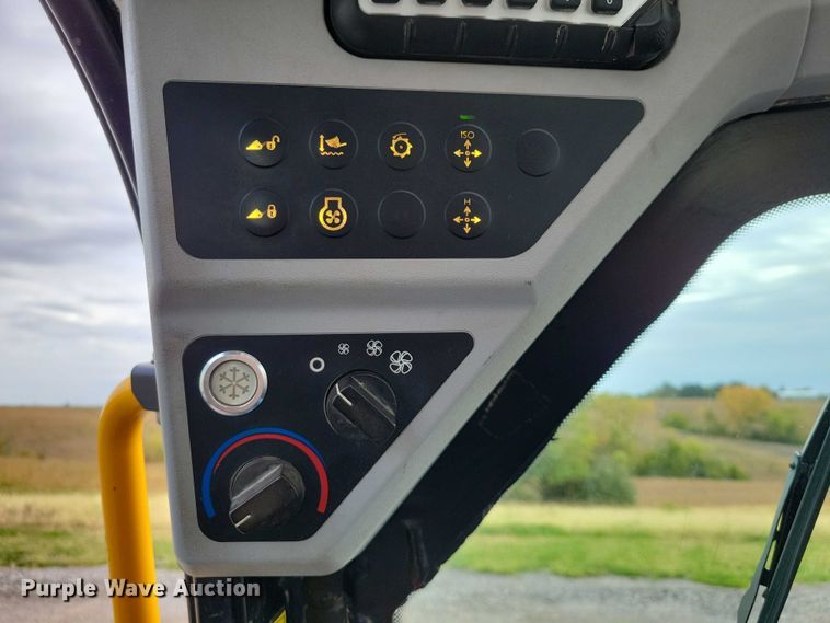 image for item EA2687 2020 JCB 3TS-8T tracked skid steer loader