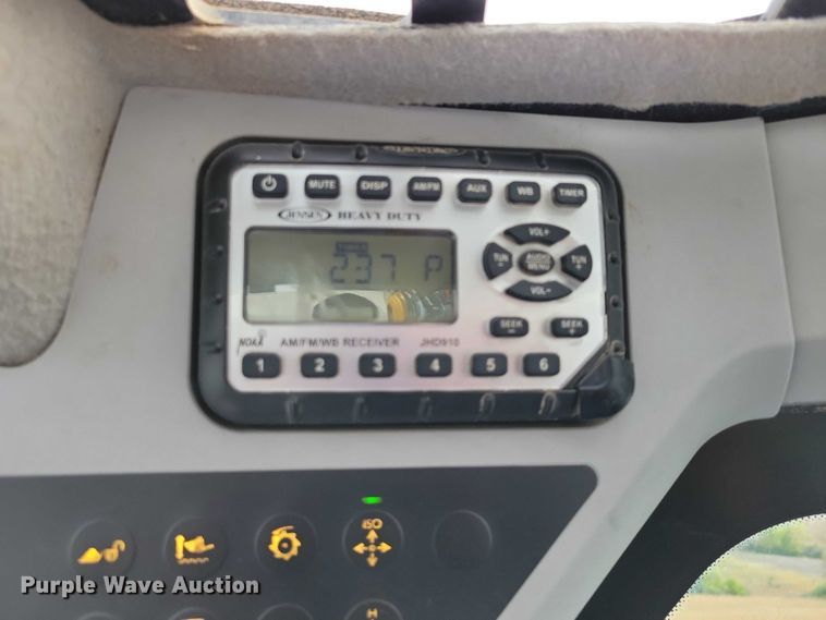 image for item EA2687 2020 JCB 3TS-8T tracked skid steer loader