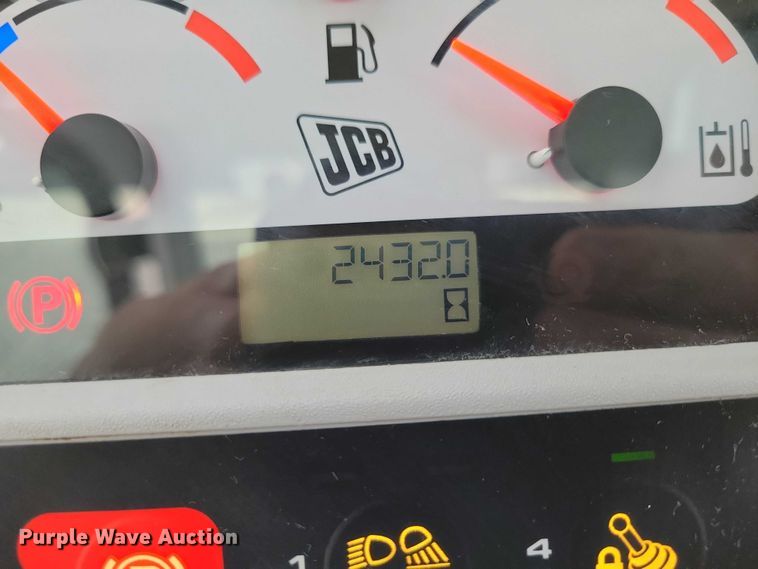 image for item EA2687 2020 JCB 3TS-8T tracked skid steer loader