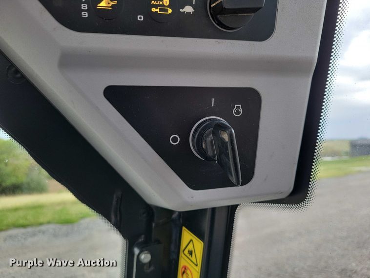 image for item EA2687 2020 JCB 3TS-8T tracked skid steer loader