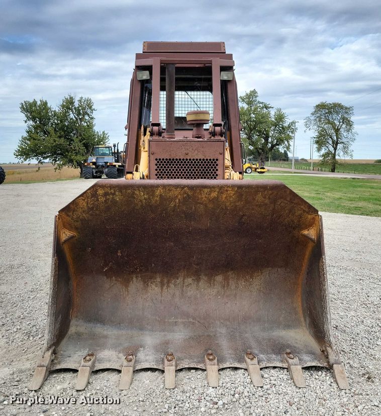 image for item EA2689 1988 Case 1155E track loader